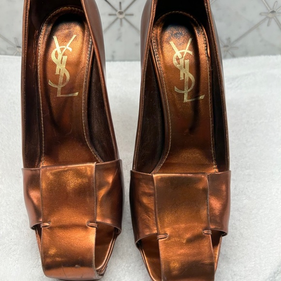 Luxury YVES SAINT LAURENT RIVE GAUCHE LEATHER PUMPS - Picture 9 of 14